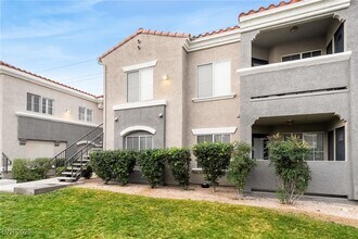 10245 S Maryland Pkwy in Las Vegas, NV - Building Photo - Building Photo