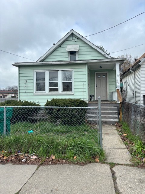 property at 822 19th St