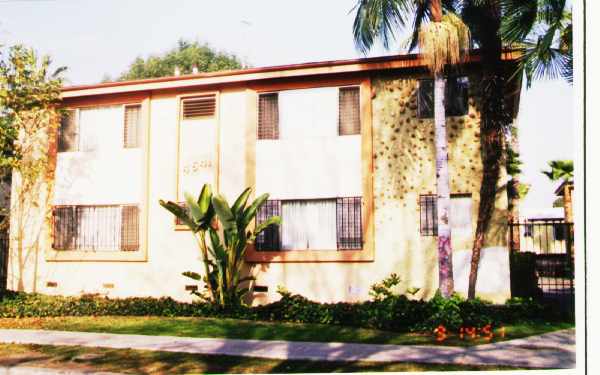 4541-4547 August St in Los Angeles, CA - Building Photo