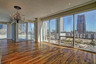 1600 Post Oak Blvd in Houston, TX - Foto de edificio - Building Photo