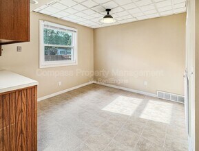 144 N Elm St in Zeeland, MI - Building Photo - Building Photo