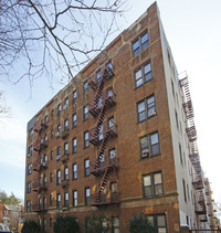 28 Marine Ave in Brooklyn, NY - Foto de edificio - Building Photo