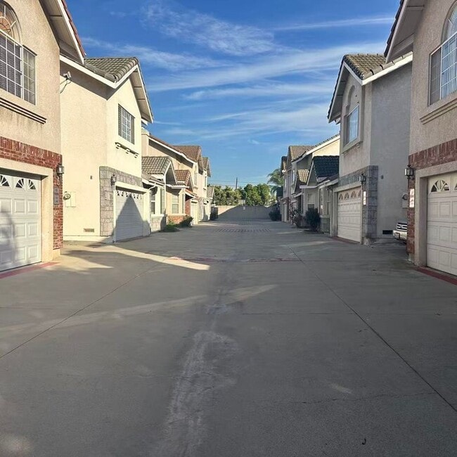 property at 4146 Rowland Ave