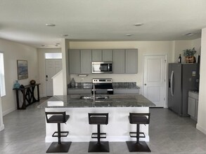 2771 Common Fig Run in Wesley Chapel, FL - Foto de edificio - Building Photo