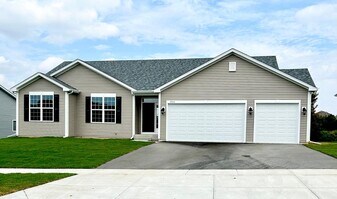 2310 Truman Trail in McHenry, IL - Building Photo