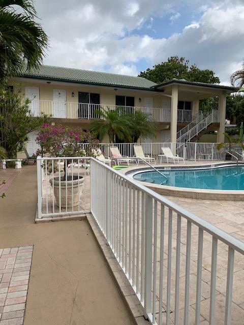 1907 NE 2nd St-Unit -15 in Deerfield Beach, FL - Building Photo