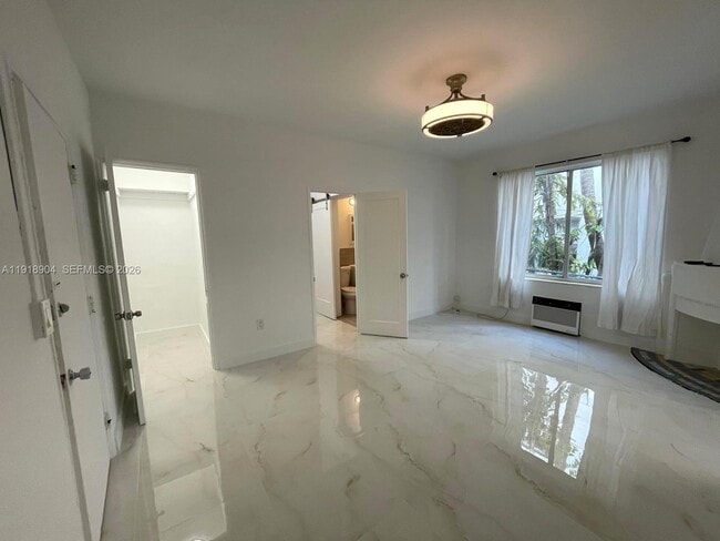 1525 Meridian Ave in Miami Beach, FL - Building Photo - Building Photo