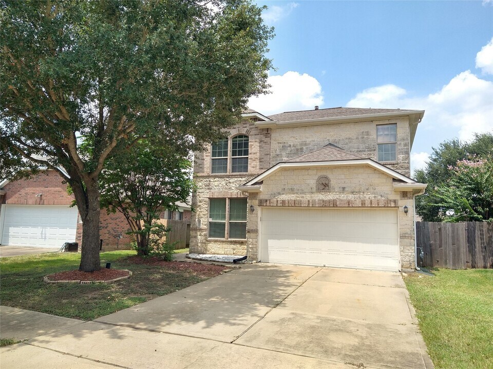 2315 Thorn Berry Creek Ln in Katy, TX - Building Photo