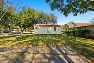 729 13th Ave N in Texas City, TX - Building Photo - Building Photo