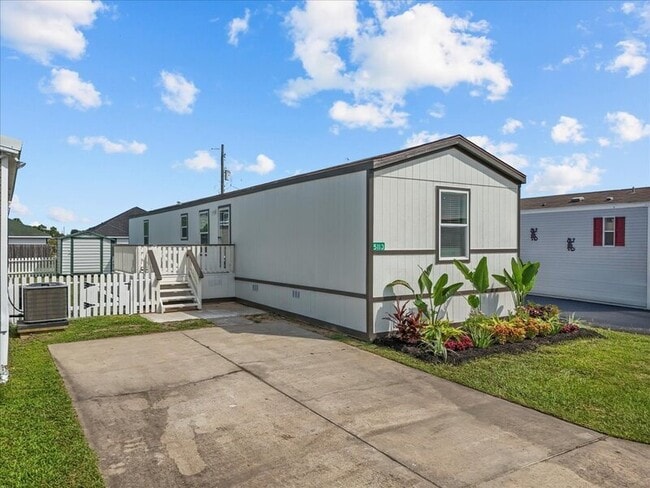 property at 5113 Barbados Calle