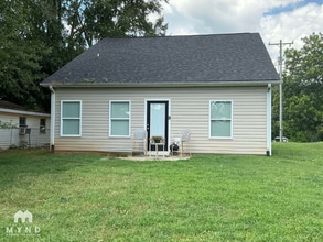 142 Hadden Ave in Duncan, SC - Building Photo - Building Photo