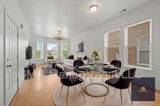 4230 W Adams St in Chicago, IL - Foto de edificio - Building Photo