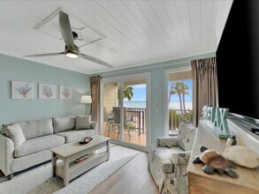 2506 N Rocky Point Dr in Tampa, FL - Building Photo - Building Photo