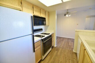 1909 Mountain Hills Ct in Las Vegas, NV - Building Photo - Building Photo