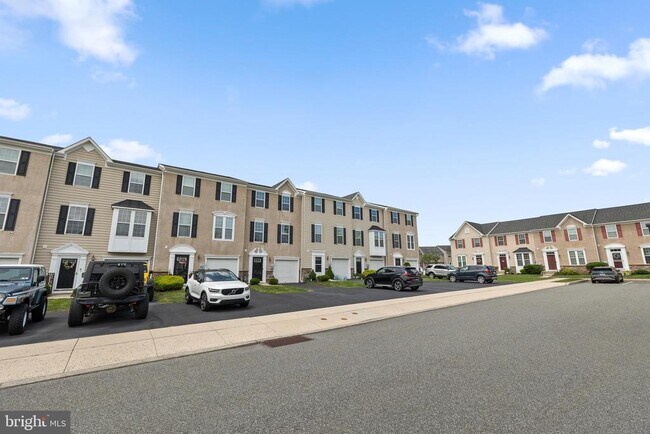 110 Topaz Dr in Gilbertsville, PA - Building Photo - Building Photo