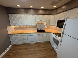 4000 Gypsy Ln in Philadelphia, PA - Building Photo