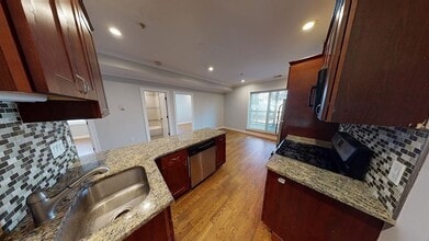 27 Chestnut Ave, Unit 1 in Boston, MA - Building Photo - Building Photo