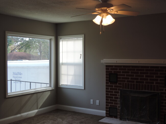 606 Laurel St in Warrensburg, MO - Building Photo - Building Photo