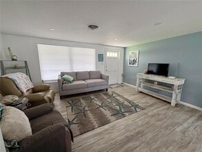 1785 Mel-o-de Ln in Englewood, FL - Building Photo - Building Photo