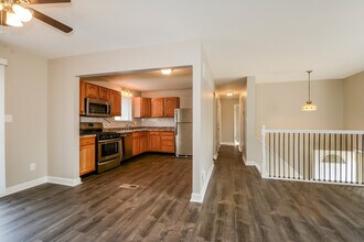 17 Cedar Park Dr in Florissant, MO - Building Photo - Building Photo