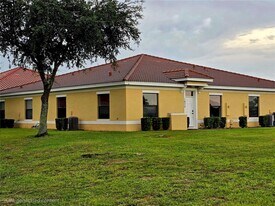 1852 Coriander Dr in Poinciana, FL - Building Photo