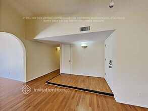 246 W Kristal Way in Phoenix, AZ - Foto de edificio - Building Photo
