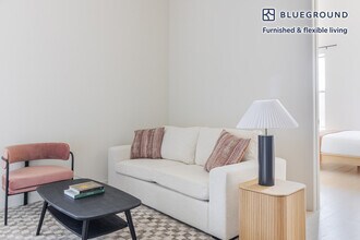 131 Greenpoint Ave in Brooklyn, NY - Building Photo - Building Photo