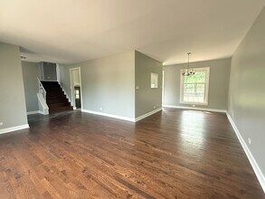 1807 S Surrey Ridge Dr in Arlington Heights, IL - Building Photo - Building Photo