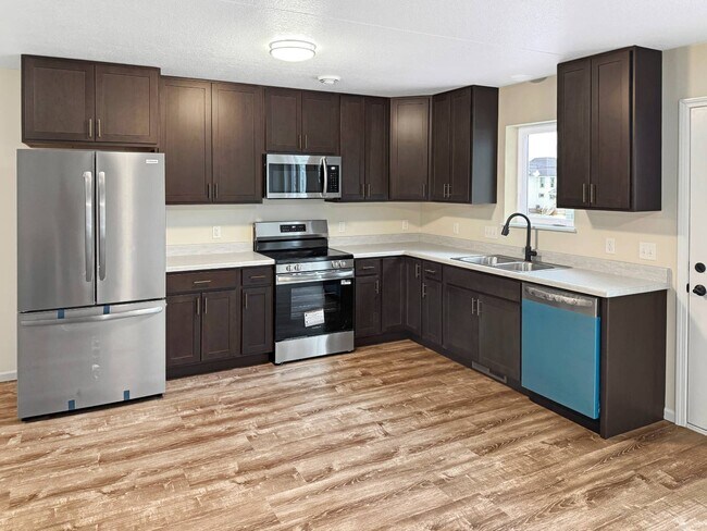 607 W Main St in Waukon, IA - Building Photo - Building Photo