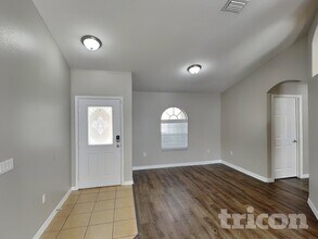 3091 Verbena Dr in Deltona, FL - Building Photo - Building Photo