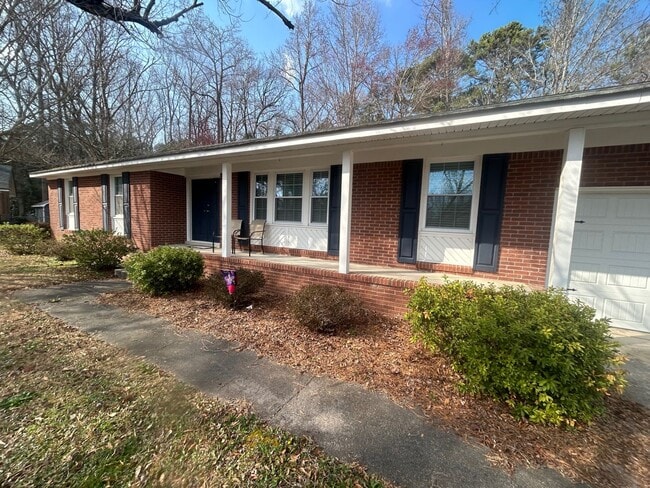 3220 Woodsen Cir in West Columbia, SC - Building Photo - Building Photo