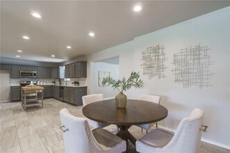 1501 Carlton Way in The Village, OK - Foto de edificio - Building Photo