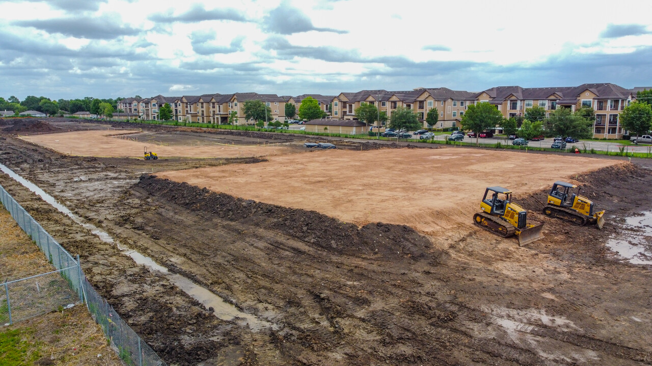 West Bellfort Apartments in Houston, TX - Building Photo