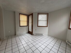 908 E Washington St in Iowa City, IA - Building Photo - Building Photo