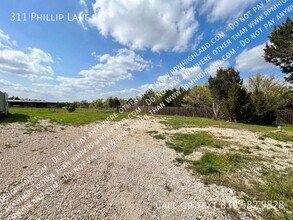311 Phillip Ln in Liberty Hill, TX - Building Photo - Building Photo