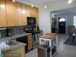 3050 NW 1st Ave in Pompano Beach, FL - Building Photo - Building Photo