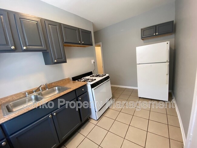 property at 3725 W Grand Ave
