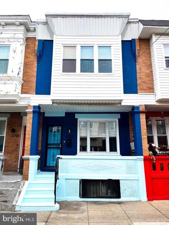 property at 2207 S Bonsall St