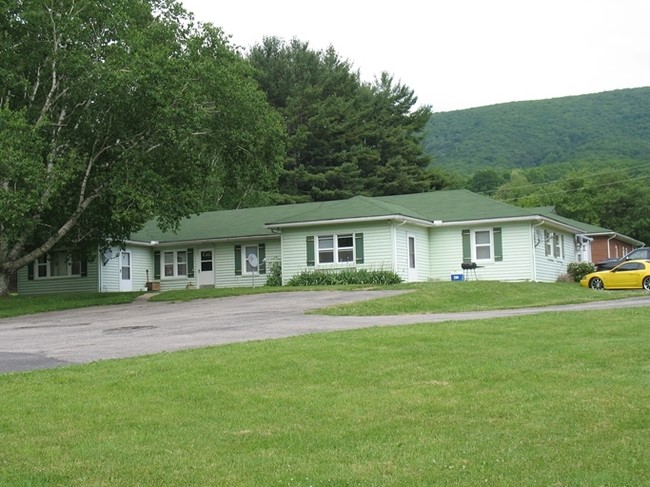 Hot Springs Apartments in Hot Springs, VA - Building Photo - Building Photo