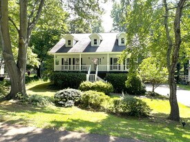 3324 Devaughn Dr in Marietta, GA - Building Photo