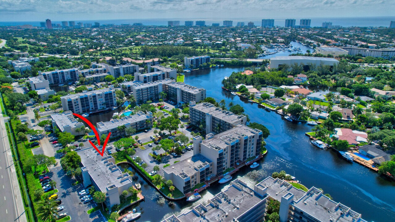 16 Royal Palm Way in Boca Raton, FL - Building Photo
