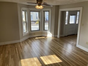 27 Grove St in Dover, NH - Building Photo - Building Photo