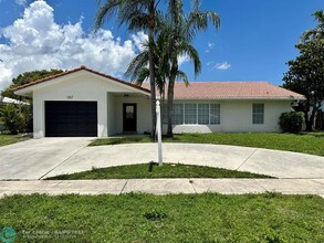 1357 NW 14th Ct in Boca Raton, FL - Building Photo - Building Photo