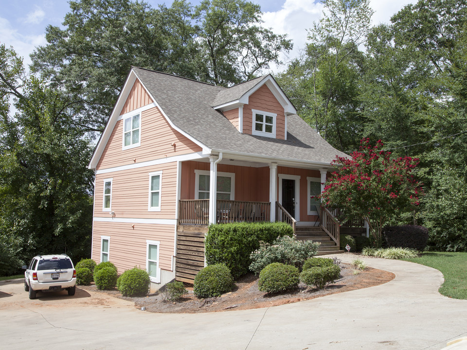 570 S Poplar St in Athens, GA - Building Photo