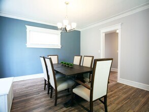 1716 Lee Rd in Cleveland Heights, OH - Foto de edificio - Building Photo