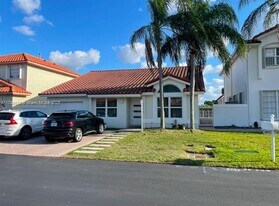 10570 NW 51st St in Doral, FL - Building Photo