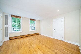 116 Garden St, Unit 1 in Hoboken, NJ - Foto de edificio - Building Photo