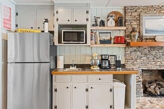 333 Jim Crittendon Rd in Hartwell, GA - Foto de edificio - Building Photo