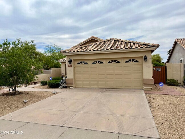 7419 W Tina Ln in Glendale, AZ - Building Photo - Building Photo