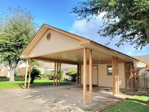 3827 Monmouth Ln in Pasadena, TX - Building Photo - Building Photo